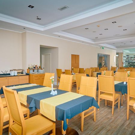 Astoria Hotel Opatija Bagian luar foto