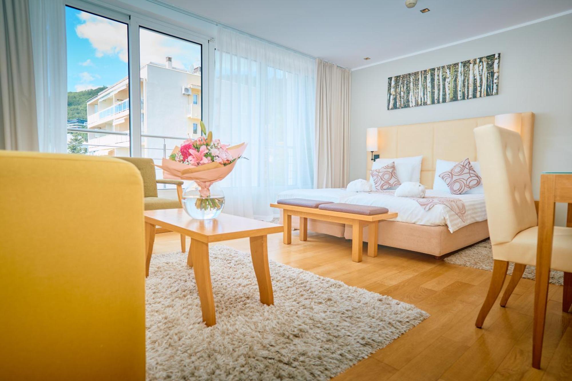 Astoria Hotel Opatija Bagian luar foto