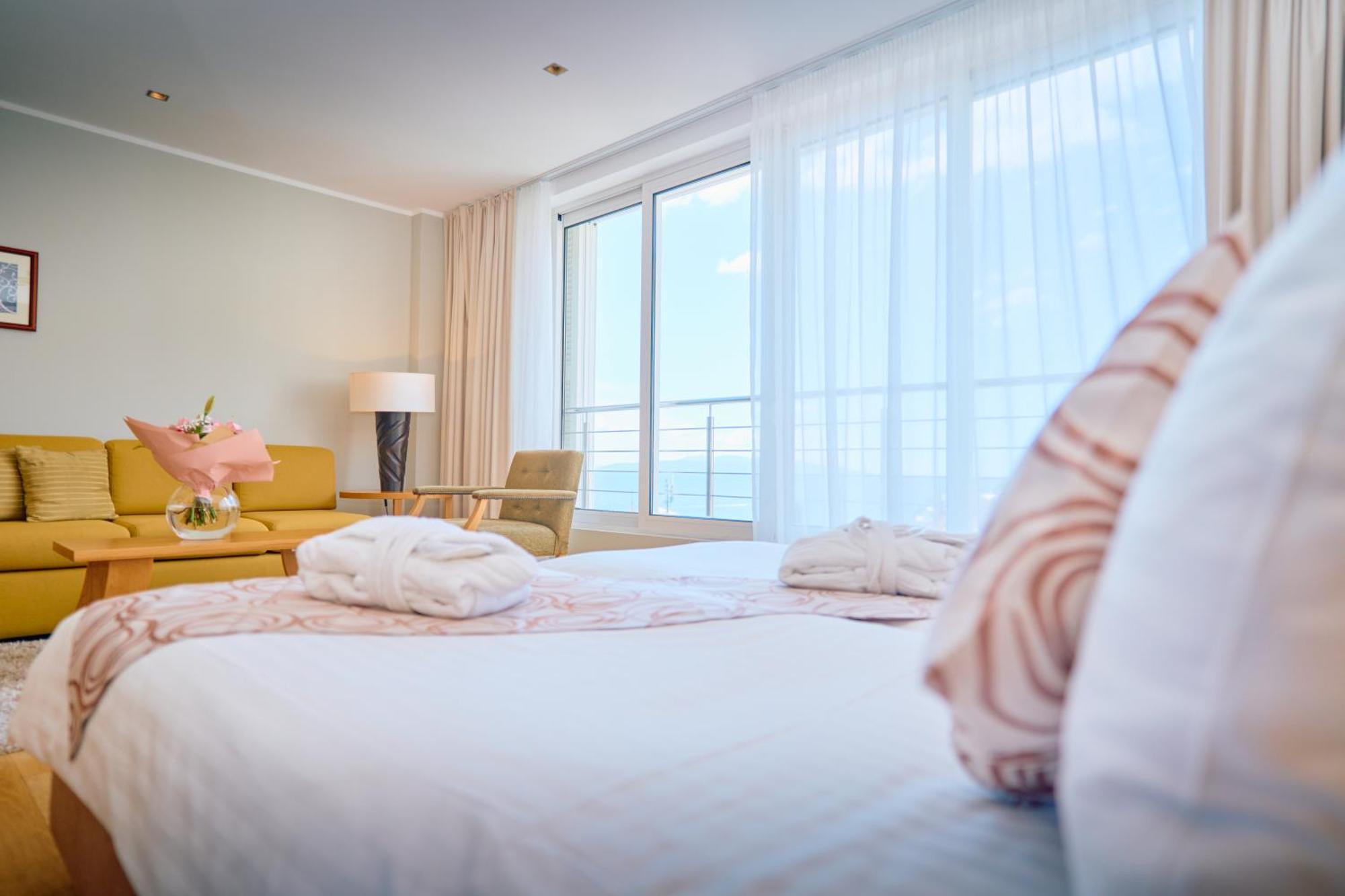 Astoria Hotel Opatija Bagian luar foto