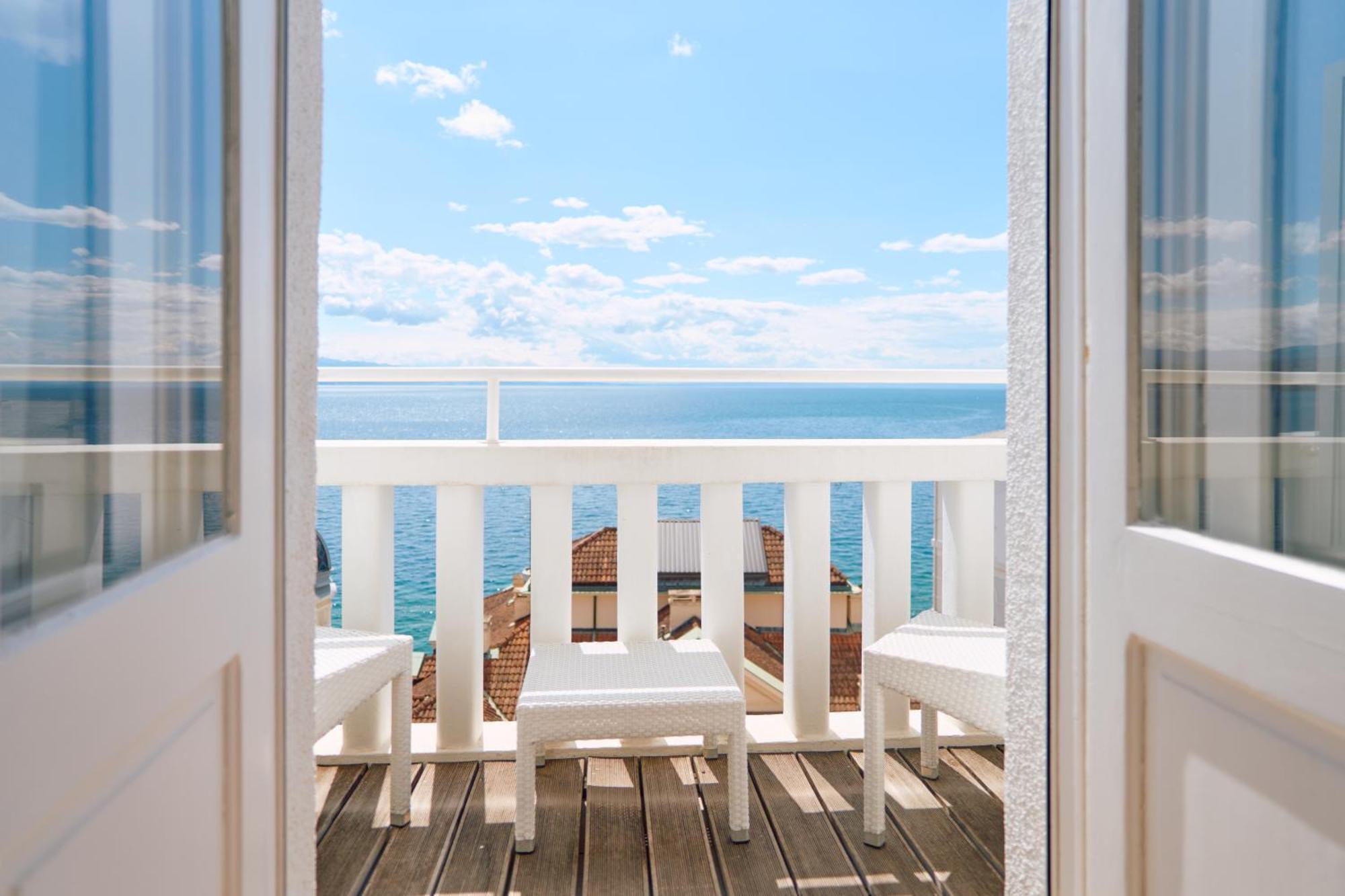 Astoria Hotel Opatija Bagian luar foto