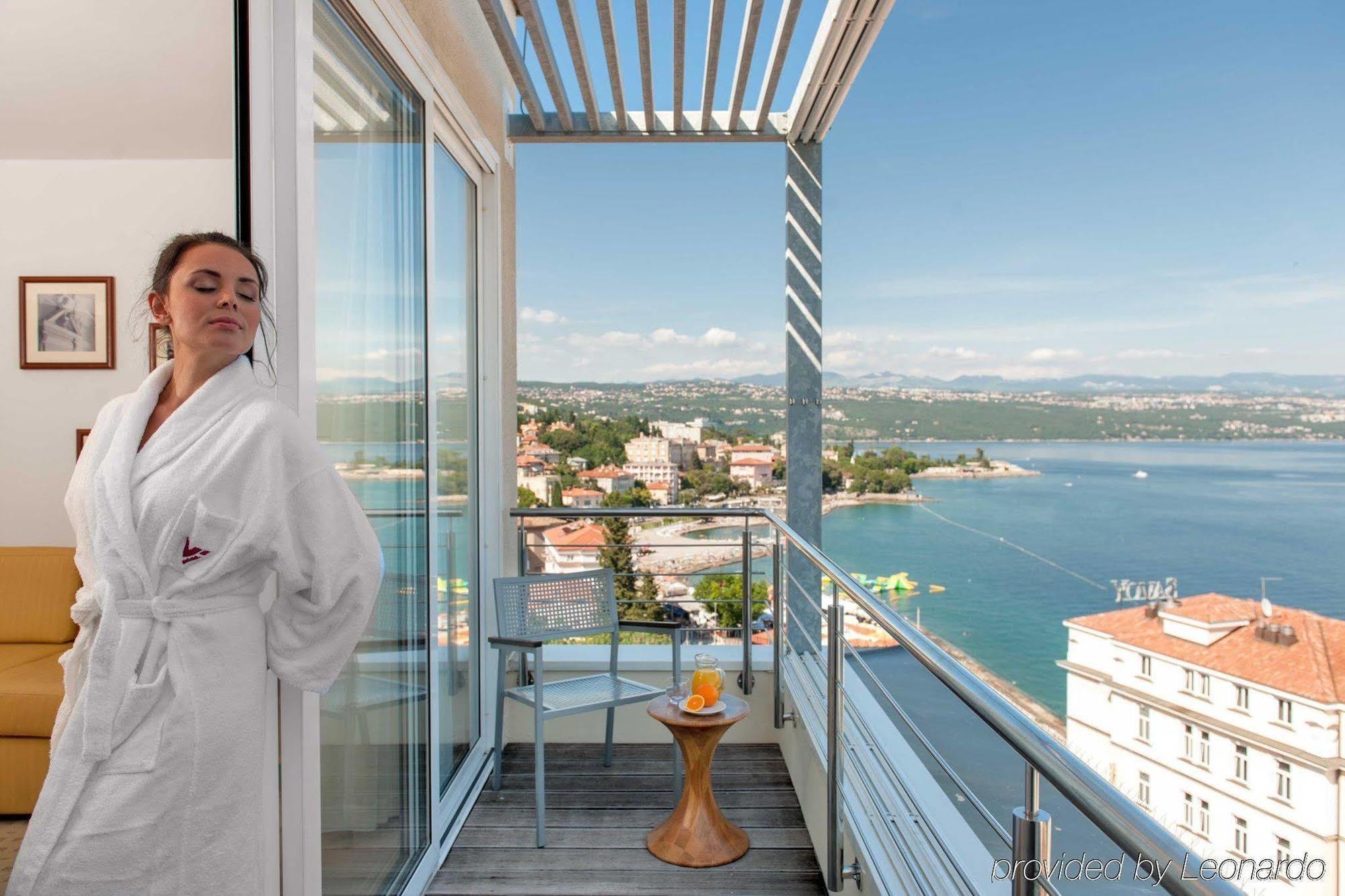 Astoria Hotel Opatija Bagian luar foto